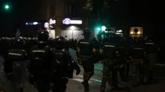 epa12203658 Riot police officers set up positions after a student-led rally in Belgrade, Serbia, 28 June 2025. University students are demanding accountability and calling on early elections after sixteen people died when the canopy of the newly renovated Novi Sad Railway Station collapsed on 01 November 2024. The station, which had been reopened on 5 July 2024 following renovations, was undergoing additional work shortly before the incident. EPA/ANDREJ CUKIC