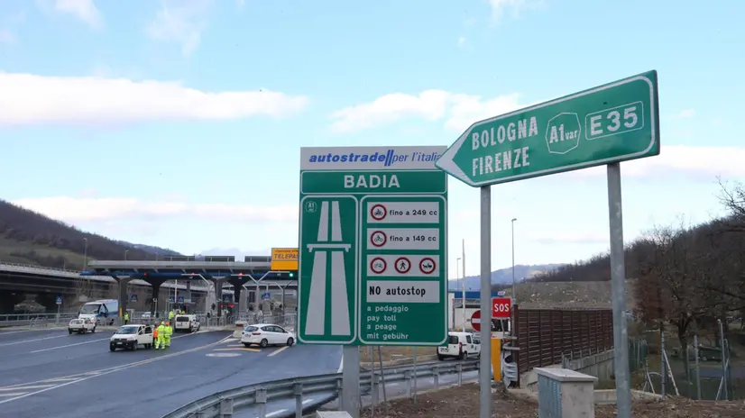 Il casello di Badia nel tratto emiliano della variante di valico dell'autostrada A1, inaugurata oggi dal premier Matteo Renzi, Castiglione dei Pepoli (Bologna), 23 dicembre 2015. ANSA/GIORGIO BENVENUTI
