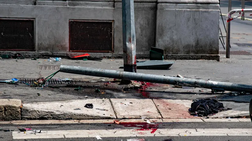 Incidente auto auto con pedone coinvolto, Polizia Locale e 118 sul posto, Via Colletta Angolo Viale Umbria, Milano, 1 Agosto, 2023, Ansa/Andrea Fasani
