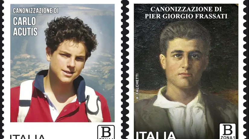 Due italiani, morti giovanissimi, saranno ''canonizzati da Papa Leone XIV il 7 settembre e saranno ricordati in due appositi francobolli, in emissione congiunta con Vaticano, SMOM e San Marino. I francobolli (validi per la posta ordinaria spedita in Europa) sono illustrati con i ritratti dei due nuovi santi. Si tratta di Pier Giorgio Frassati, nato a Torino, il 6 aprile 1901 e morto appena venticinquenne è stato un filantropo e alpinista italiano, studente e terziario domenicano. È stato inoltre membro della Società San Vincenzo de' Paoli, della Federazione universitaria cattolica italiana e dell' Azione Cattolica.. Ancora più breve è stata la vita di Carlo Acutis: nato il 3 maggio del 1991 e morto il 12 ottobre 2006, a soli 15 anni: appassionato di computer, Carlo ha utilizzato il web per diffondere la sua mostra "Segni", dedicata ai miracoli eucaristici e divenuta celebre in tutto il mondo, 2 settembre 2025. ANSA