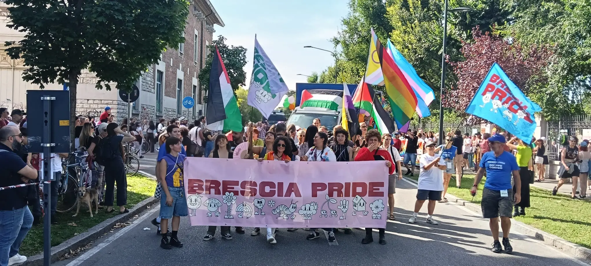 Anche i sindaci e altri amministratori locali hanno partecipato al Brescia Pride