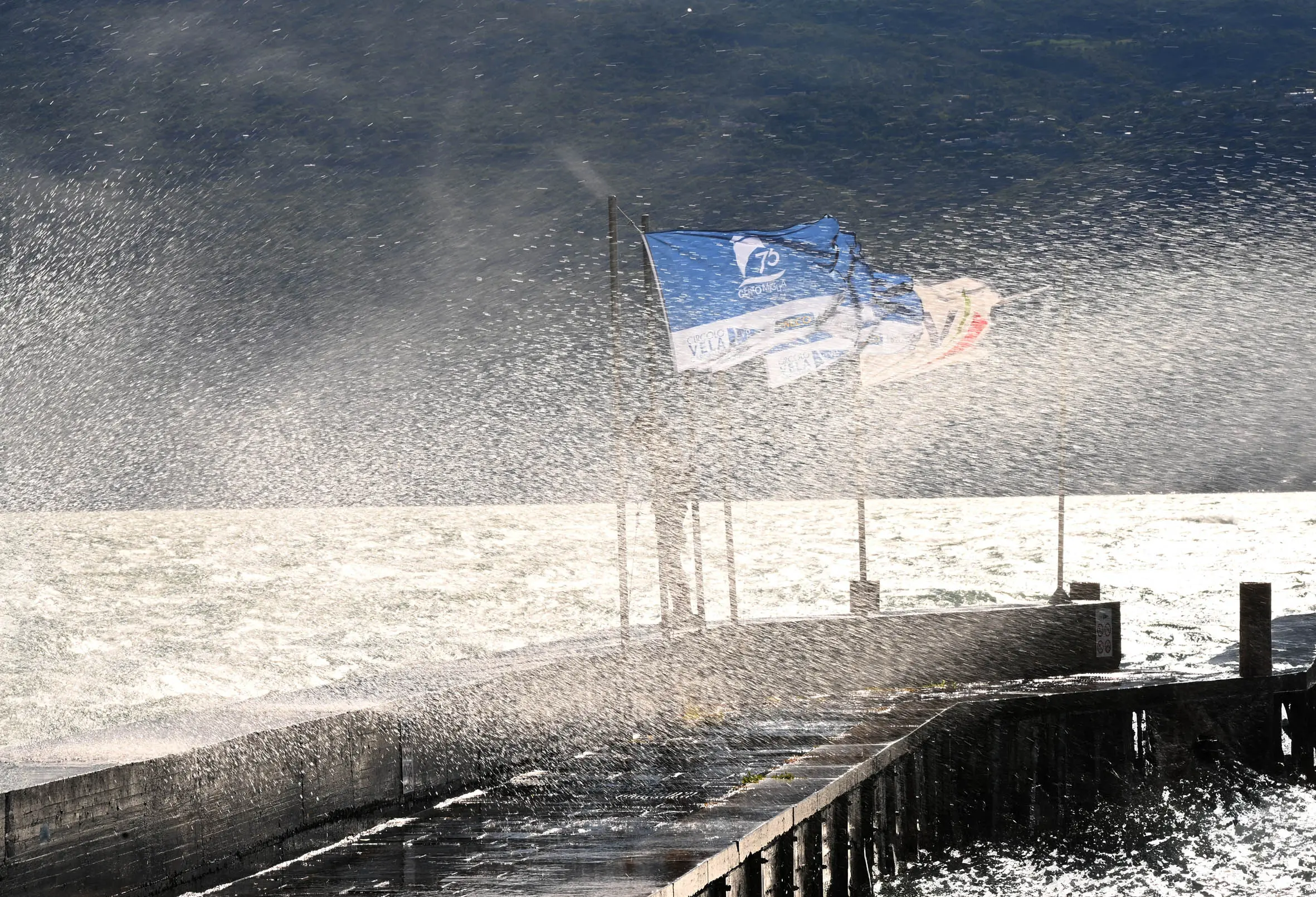 Centomiglia, partenza ritardata per il forte vento