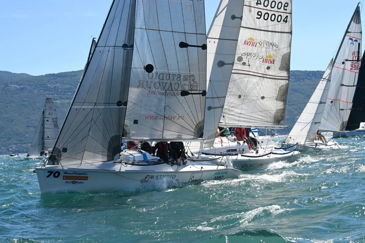 Le barca in gara sul lago di Garda