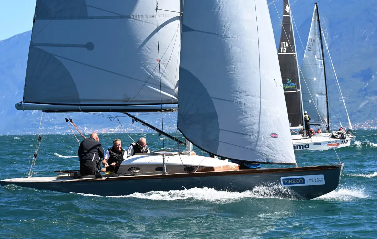 Le barca in gara sul lago di Garda