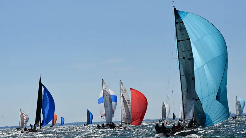 Le barca in gara sul lago di Garda