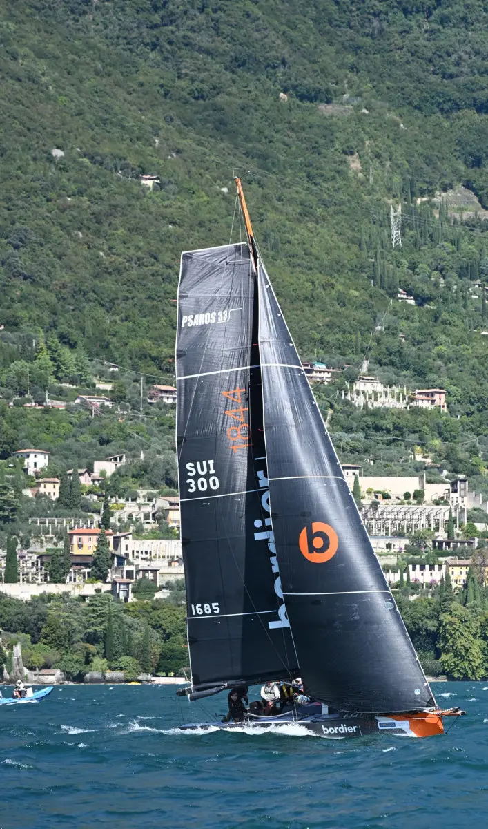 Le barca in gara sul lago di Garda