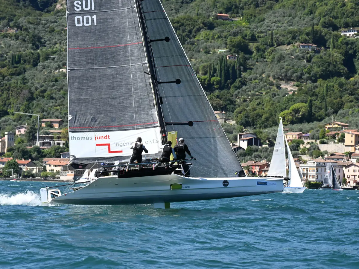 Le barca in gara sul lago di Garda