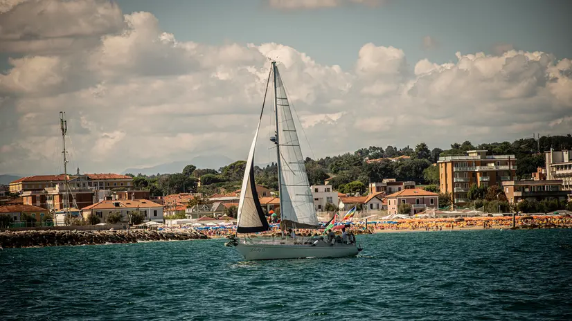 A Senigallia barche in mare per salutare la Flotilla verso Gaza