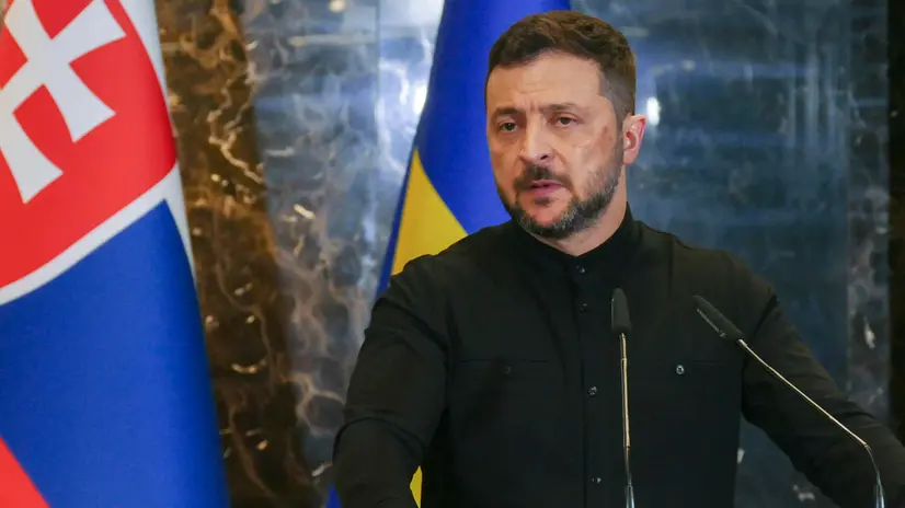 epa12355215 Ukrainian President Volodymyr Zelensky addresses a joint press conference with Slovakia's Prime Minister Robert Fico (not pictured) following their meeting in the Transcarpathian city of Uzhhorod, Western Ukraine, 05 September 2025, amid the ongoing Russian invasion. EPA/STRINGER