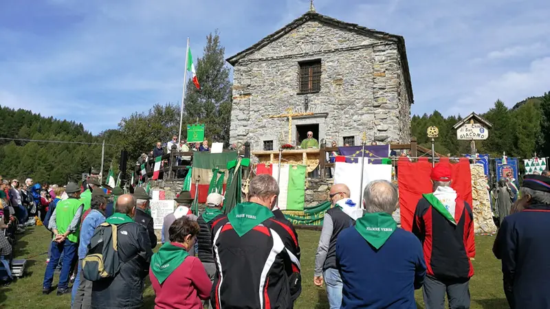 La messa alla chiesetta di San Giacomo - © www.giornaledibrescia.it
