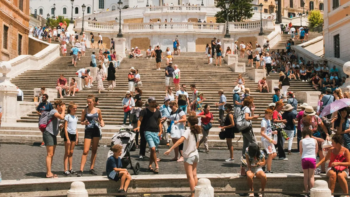 Turisti a Roma - © www.giornaledibrescia.it