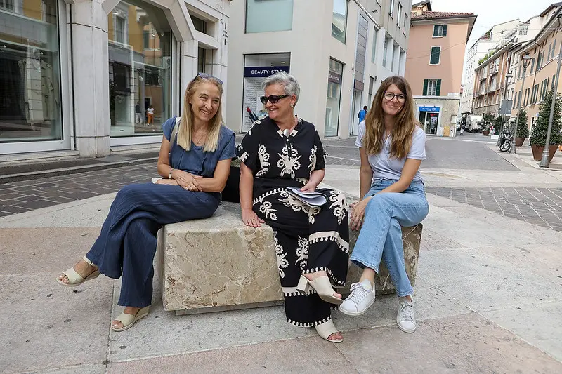 Le nuove sedute posizionata in corso Zanardelli e corso Palestro