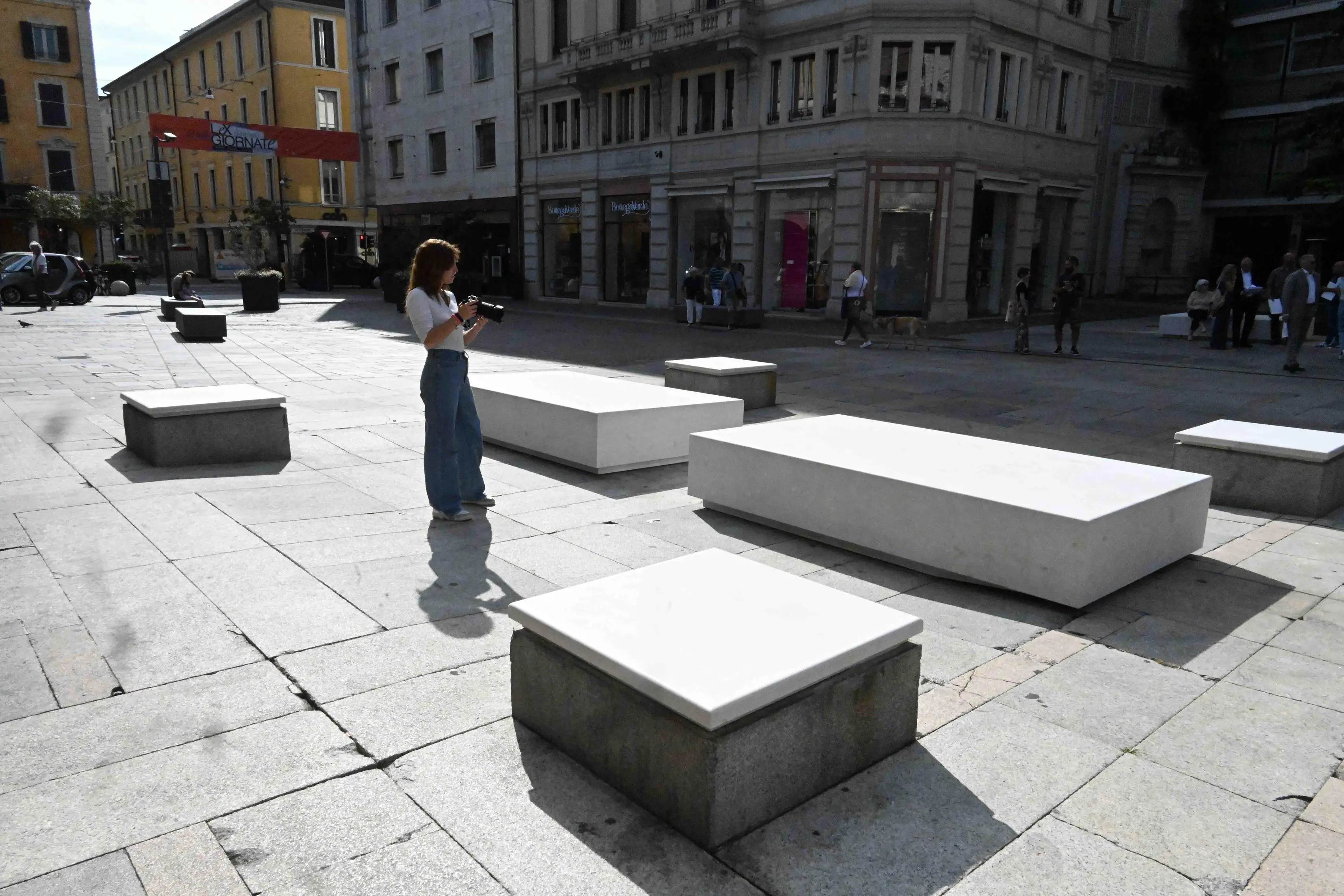 Le nuove sedute posizionata in corso Zanardelli e corso Palestro