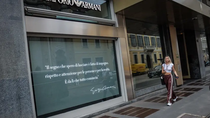epa12362479 Armani stores closed as a sign of respect on the afternoon of the funeral of late Italian fashion designer Giorgio Armani, in Milan, Italy, 08 September 2025. Armani died at the age of 91 on 04 September 2025. EPA/MATTEO CORNER