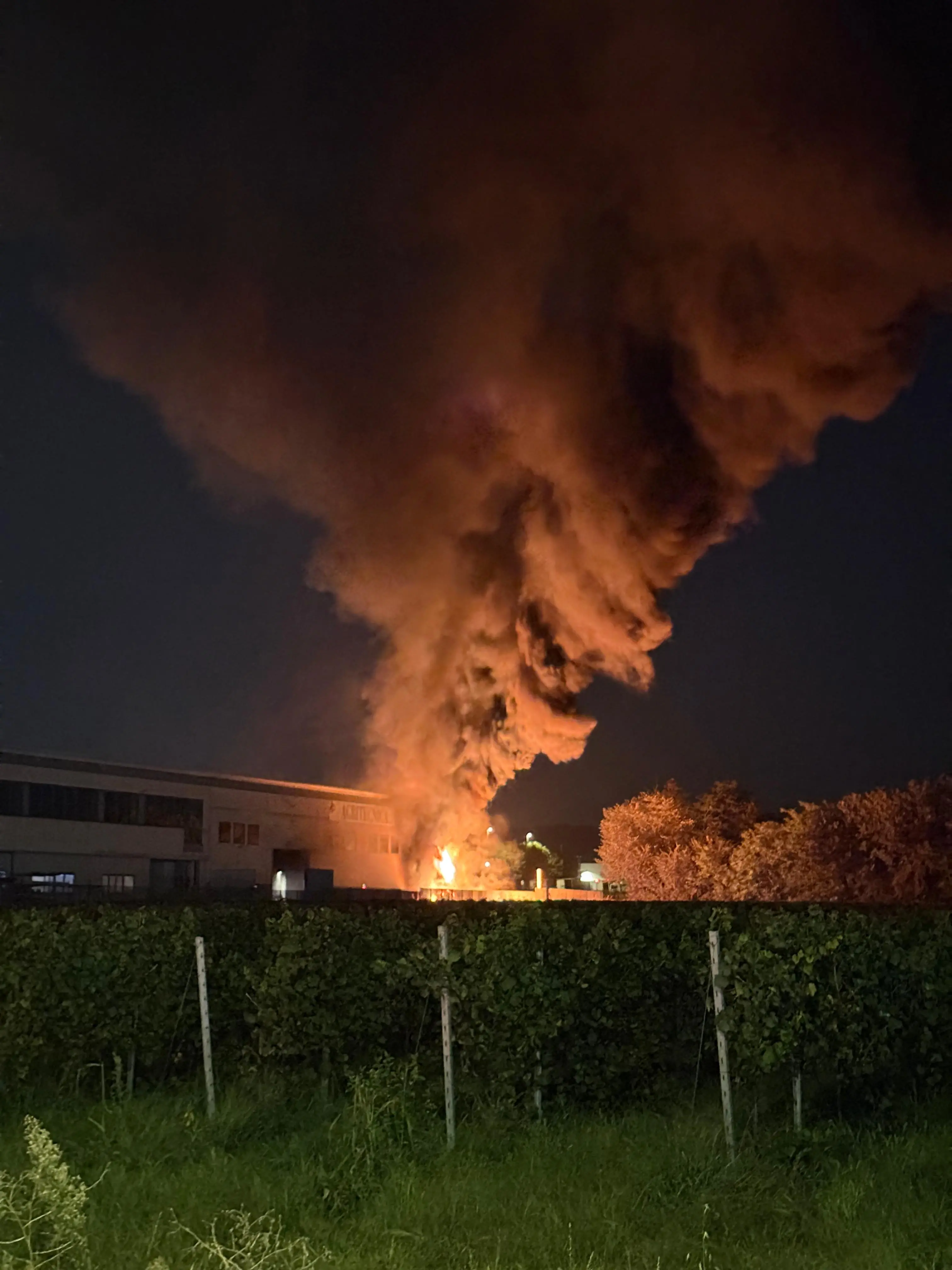 L'incendio all'Agritecnica di Erbusco