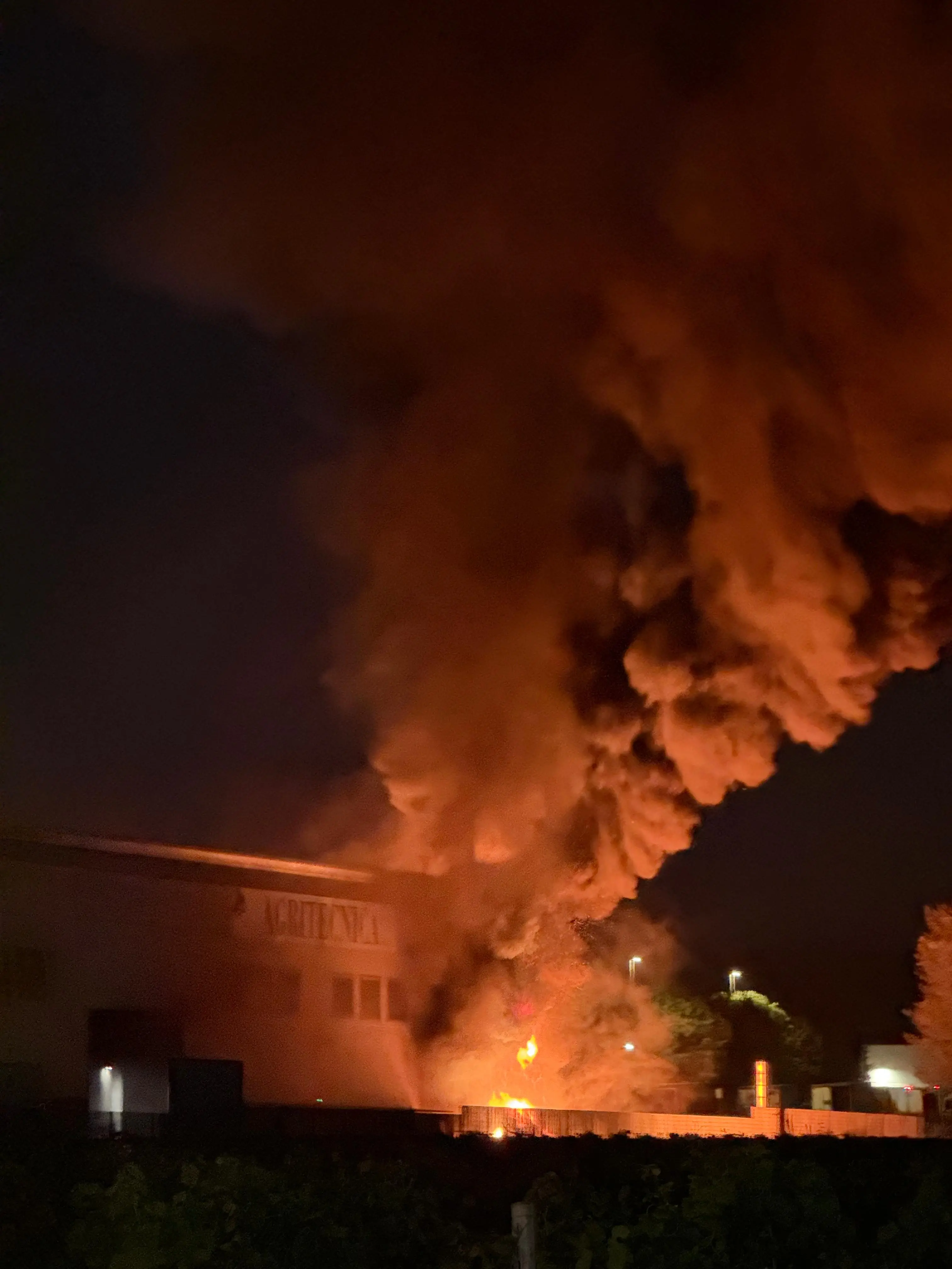 L'incendio all'Agritecnica di Erbusco