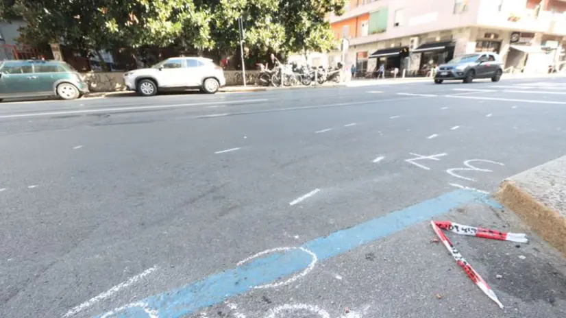 Mortale Milano Via Porpora Adelchi pedone su strisce investito Milano ore 0540 pare da agente PS non in servizio foto Salmoirago