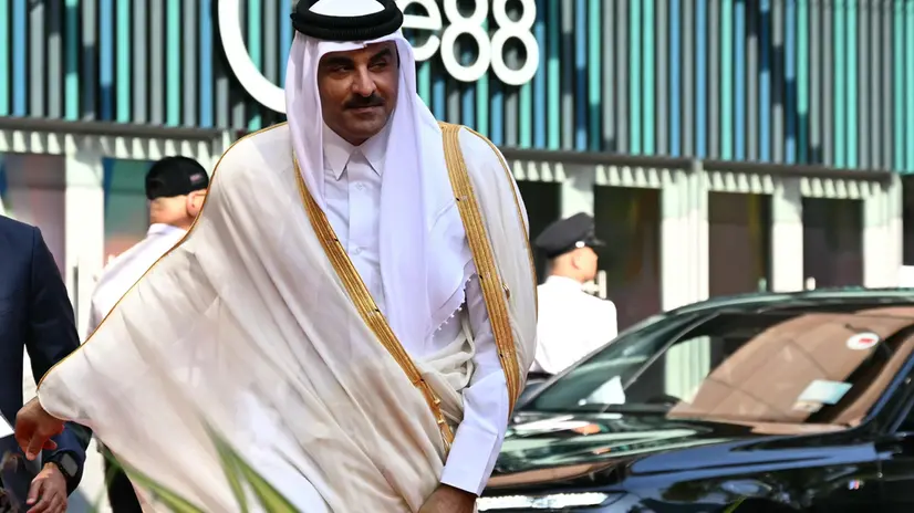 epa12137939 Emir of Qatar Sheikh Tamim bin Hamad Al Thani arrives for a bilateral meeting with Malaysia's Prime Minister Anwar Ibrahim ahead of the 2nd ASEAN-Gulf Cooperation Council (GCC) Summit after the 46th Association of Southeast Asian Nations (ASEAN) Summit in Kuala Lumpur, Malaysia, 27 May 2025. EPA/MOHD RASFAN / POOL