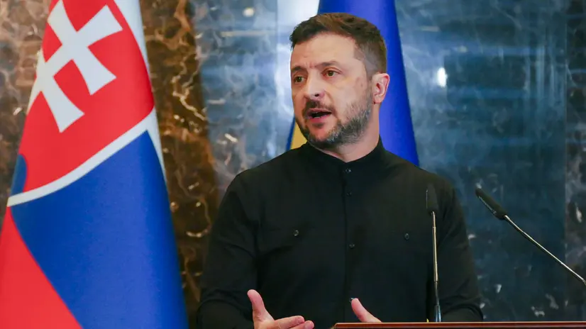 epa12355216 Ukrainian President Volodymyr Zelensky addresses a joint press conference with Slovakia's Prime Minister Robert Fico (not pictured) following their meeting in the Transcarpathian city of Uzhhorod, Western Ukraine, 05 September 2025, amid the ongoing Russian invasion. EPA/STRINGER