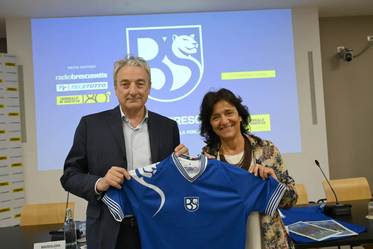 SPORT SALA LIBRETTI INCONTRO CON GIUSEPPE PASINI UNION BRESCIA NELLA FOTO MOMENTI DELL'INCONTRO GIUSEPPE PASINI NUNZIA VALLINI 10/09/2025 newreporter©favretto