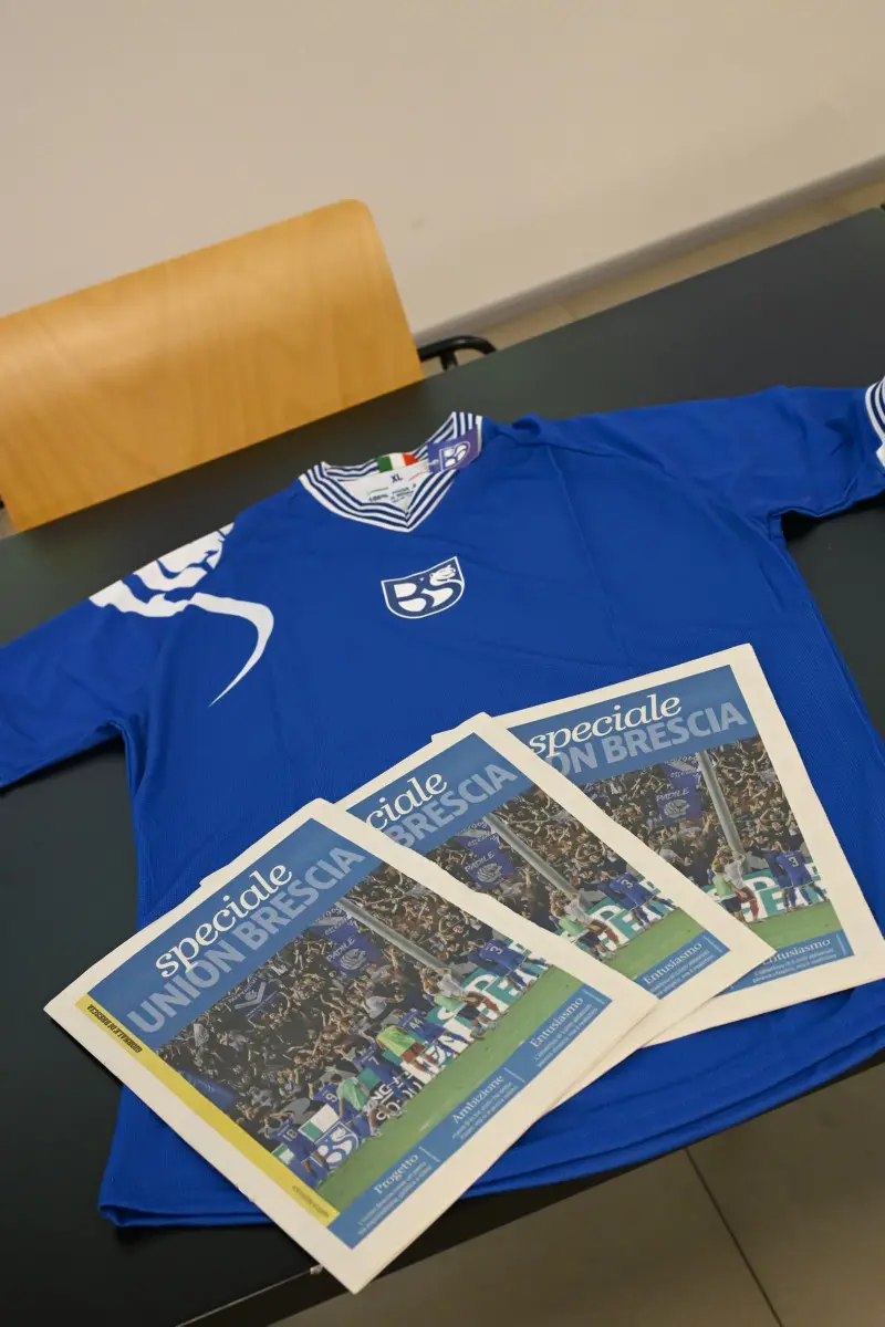 SPORT SALA LIBRETTI INCONTRO CON GIUSEPPE PASINI UNION BRESCIA NELLA FOTO MAGLIA UNION BRESCIA 10/09/2025 newreporter©favretto
