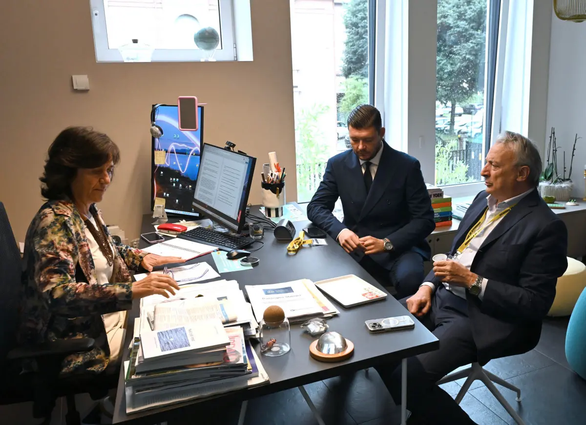 SPORT SALA LIBRETTI INCONTRO CON GIUSEPPE PASINI UNION BRESCIA NELLA FOTO MOMENTI DELL'INCONTRO GIUSEPPE PASINI NUNZIA VALLINI MATTEO OXILIA 10/09/2025 newreporter©favretto