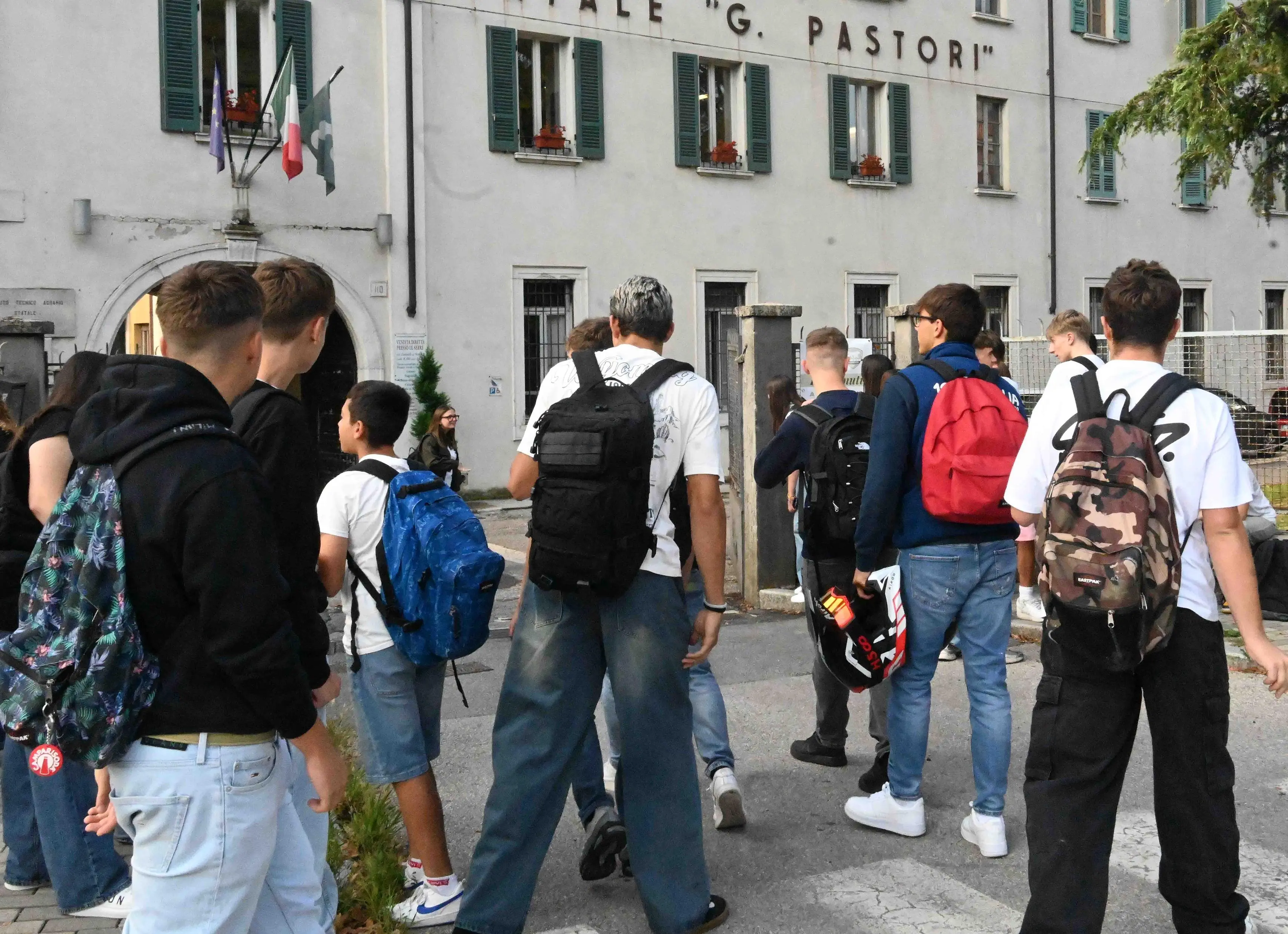 Scuola, il primo giorno all'istituto Pastori