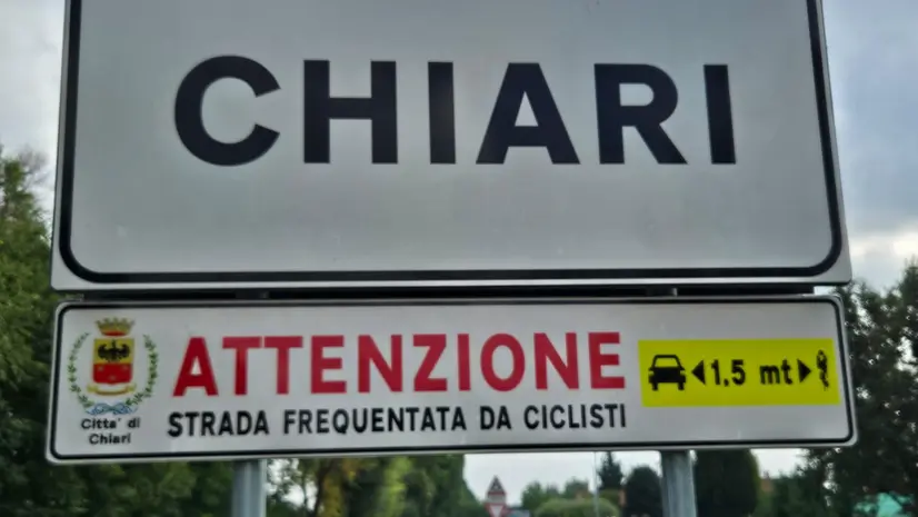 Uno dei cartelli stradali installati a Chiari