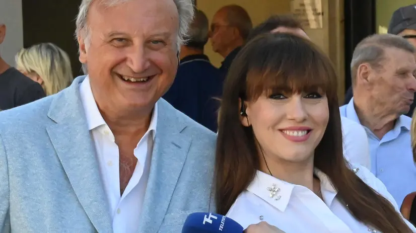 I conduttori Marco Recalcati ed Elisabetta Del Medico - © www.giornaledibrescia.it