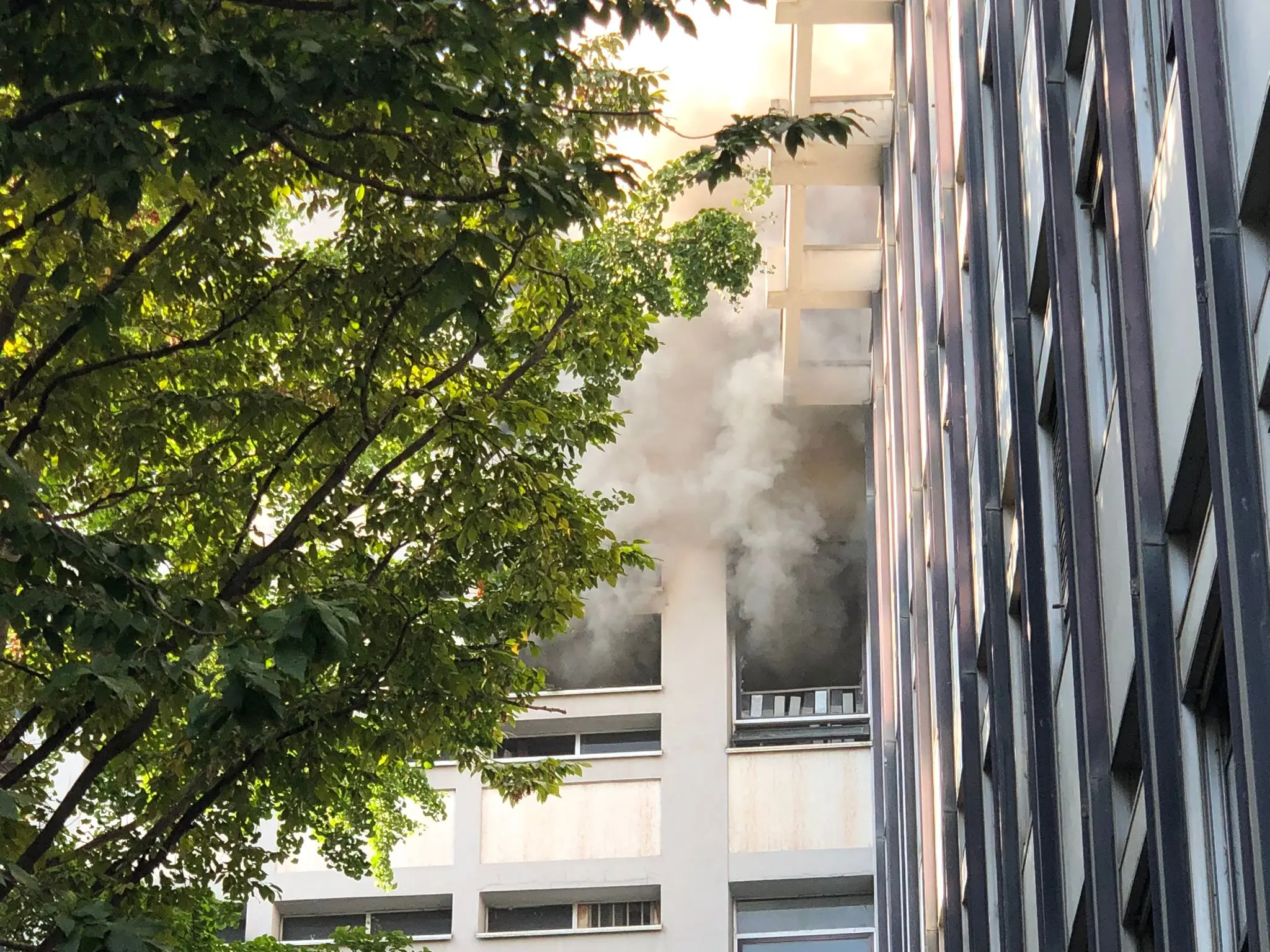 Il rogo alla sede dell'Inps di Brescia