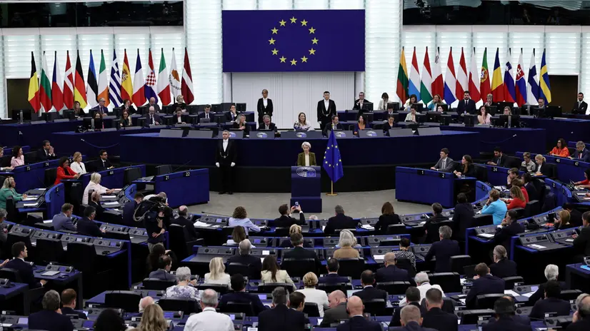 epa12366528 European Commission President Ursula von der Leyen (C) addresses a 'State of the Union' debate at the European Parliament in Strasbourg, France, 10 September 2025. The current plenary session runs from 08 until 11 September 2025. EPA/RONALD WITTEK