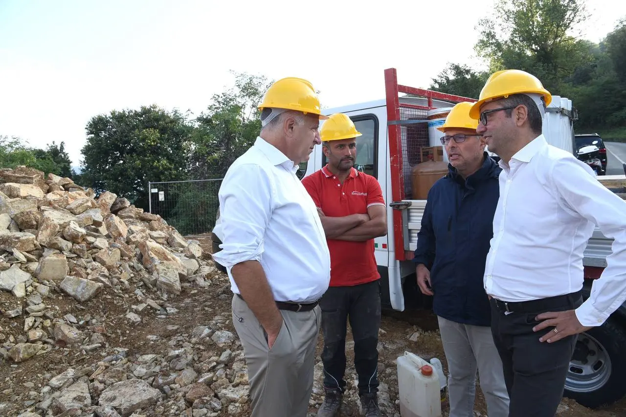 I lavori per la nuova vasca antincendio in Maddalena