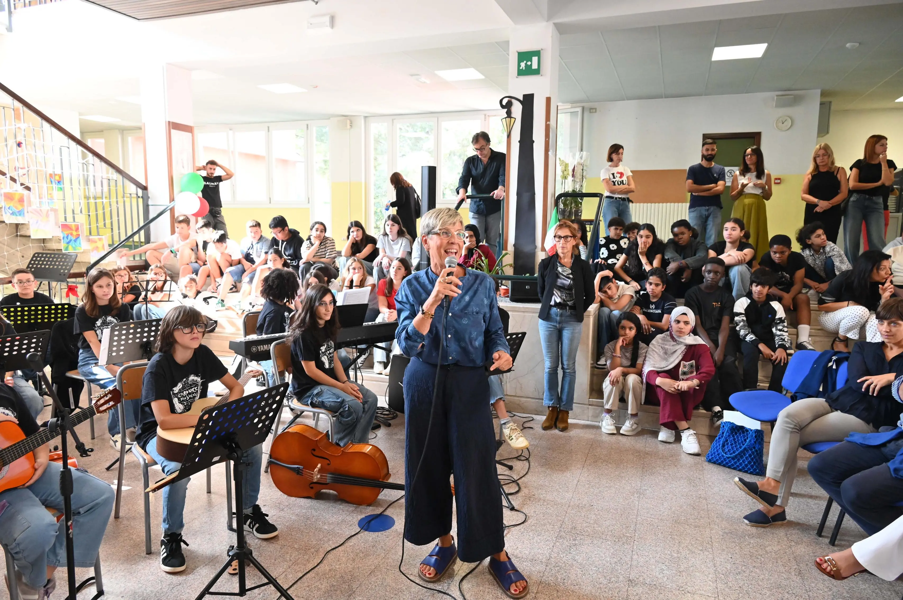 Il primo giorno di scuola all'istituto comprensivo di viale Piave a Brescia