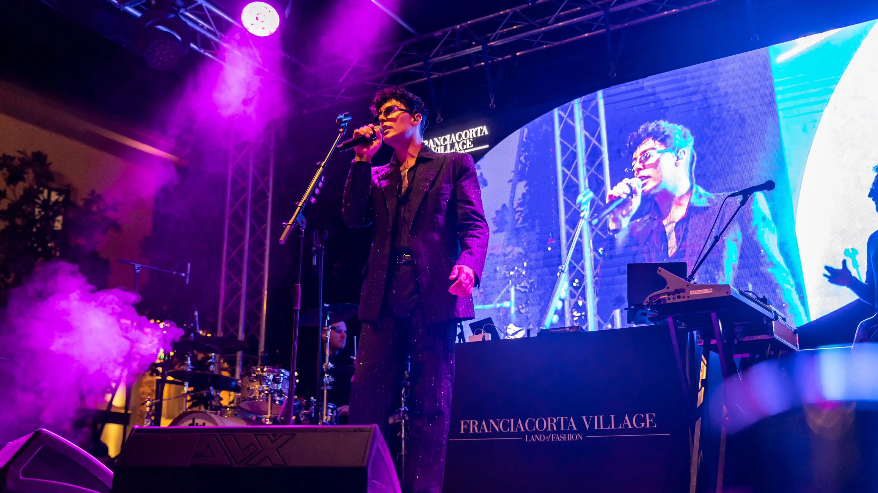 «Village Night» con i The Kolors