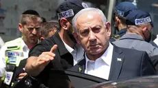 epa12361891 Israeli Prime Minister Benjamin Netanyahu visits the scene of a shooting incident in Jerusalem, 08 September 2025. At least five people were killed and several others injured by gunfire after a shooting incident at Ramot Junction in Jerusalem, according to Magen David Adom (MDA), Israel's national emergency services. EPA/Ronen Zvulun / POOL