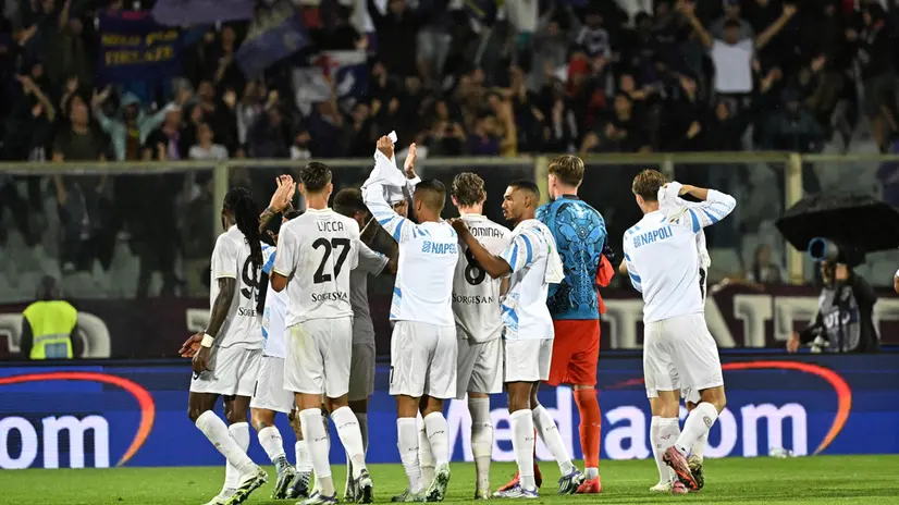 epa12374840 Napoli's players react after the Italian serie A soccer match between ACF Fiorentina vs SSC Napoli in Florence, Italy, 13 September 2025. EPA/CLAUDIO GIOVANNINI