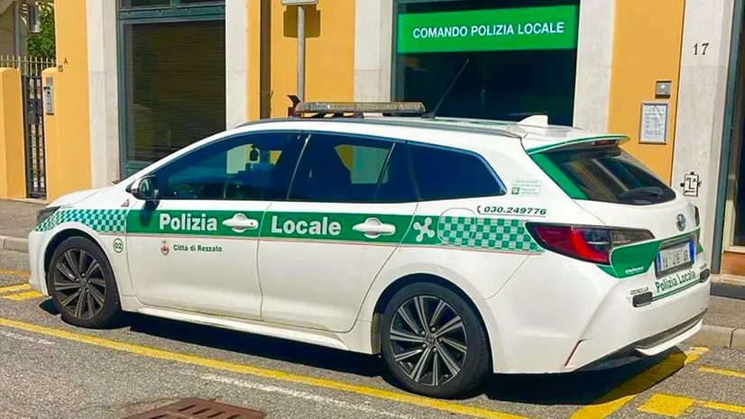 La Polizia locale di Rezzato ha intensificato i controlli sul territorio © www.giornaledibrescia.it