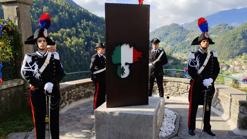 Il monumento «Al Carabiniere»