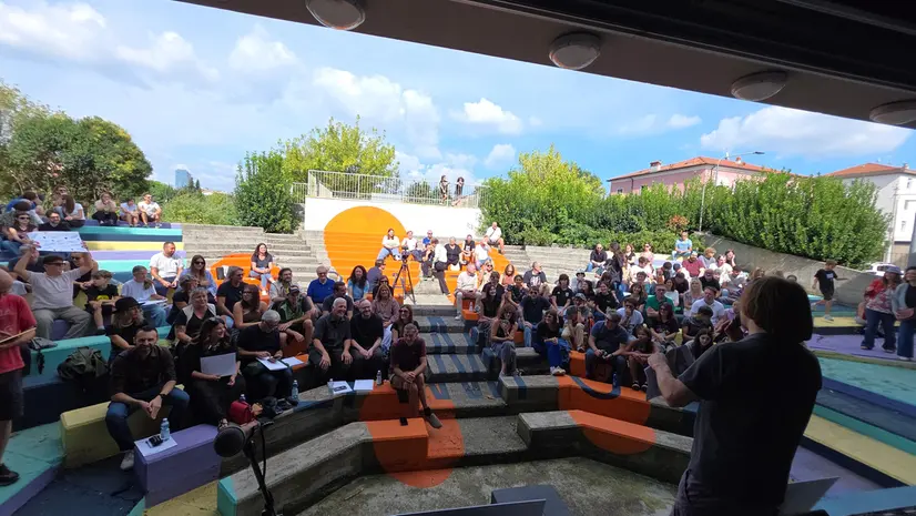 Esibizioni sul palco dell'arena - © www.giornaledibrescia.it