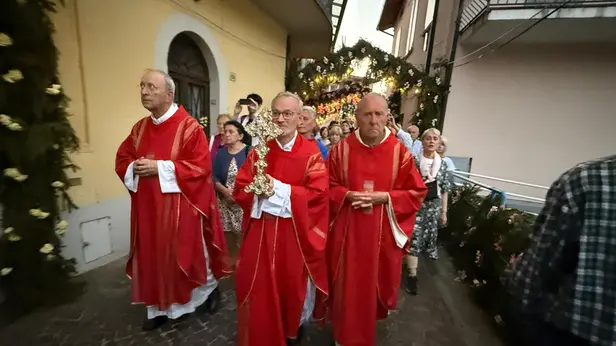 La celebrazione religiosa per la festa di Santa Croce