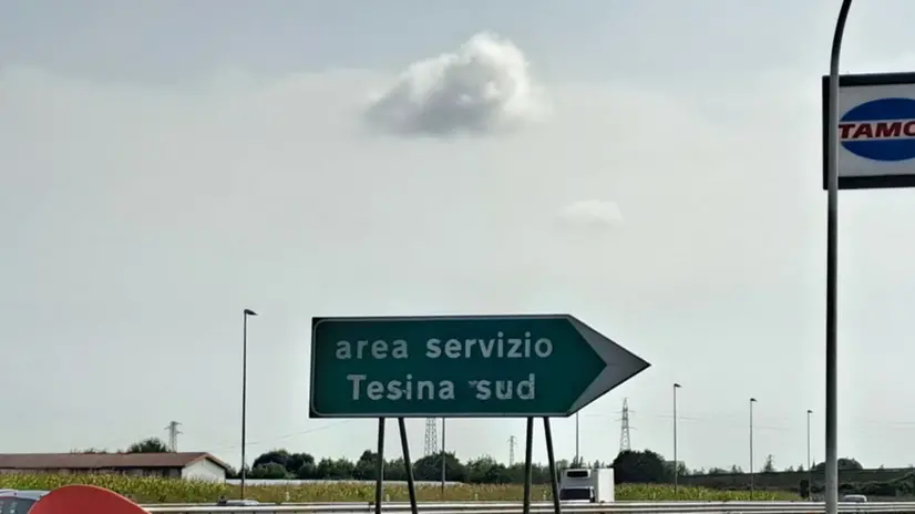 Agente di P.S. travolto a posto di blocco.