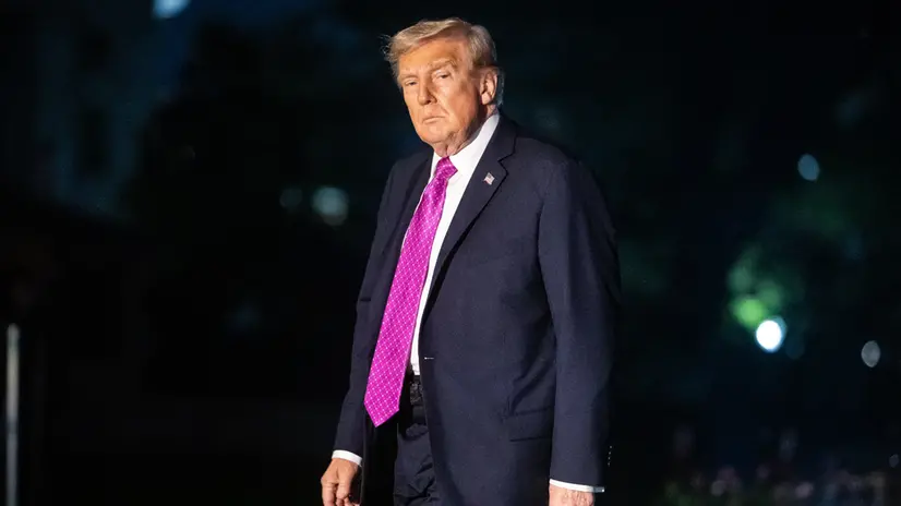 epa12378104 US President Donald Trump arrives on the South Lawn of the White House in Washington, DC, USA, 14 September 2025. EPA/Francis Chung / POOL