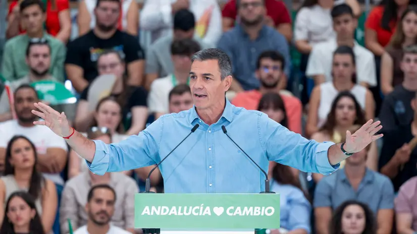 epa12376138 Spanish Prime Minister and Socialist Party's leader, Pedro Sanchez, delivers a speech during a party's event in Malaga, southern Spain, 14 September 2025. EPA/DANIEL PEREZ
