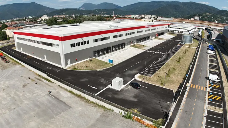 Il nuovo magazzino di Mondo Convenienza