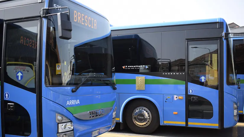 Due pullman del Tpl - © www.giornaledibrescia.it