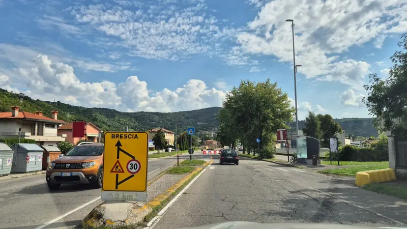 Deviazioni per far spazio al cantiere della rotonda - © www.giornaledibrescia.it