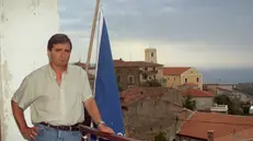 20100907-POLLICA FOTO D'ARCHIVIO IL SINDACO ASSASSINATO ANGELO VASSALLO NEL SUO STUDIO AL COMUNE DI POLLICA ANSA/PASQUALE STANZIONE
