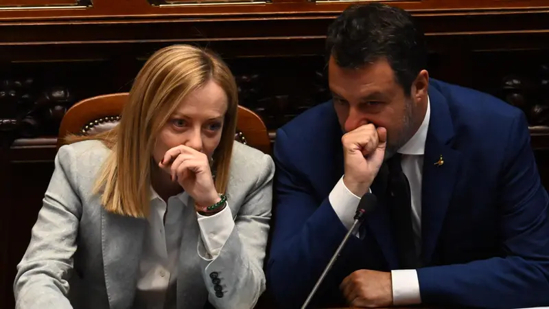 La premier Giorgia Meloni con il ministro Matteo Salvini - Foto Ansa/Maurizio Brambatti © www.giornaledibrescia.it