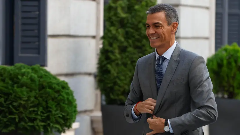 epa12366446 Spain's Prime Minister Pedro Sanchez arrives to the Lower House in Madrid, Spain, 10 September 2025, to attend the first question time after the summer holidays. EPA/J.J. Guillen