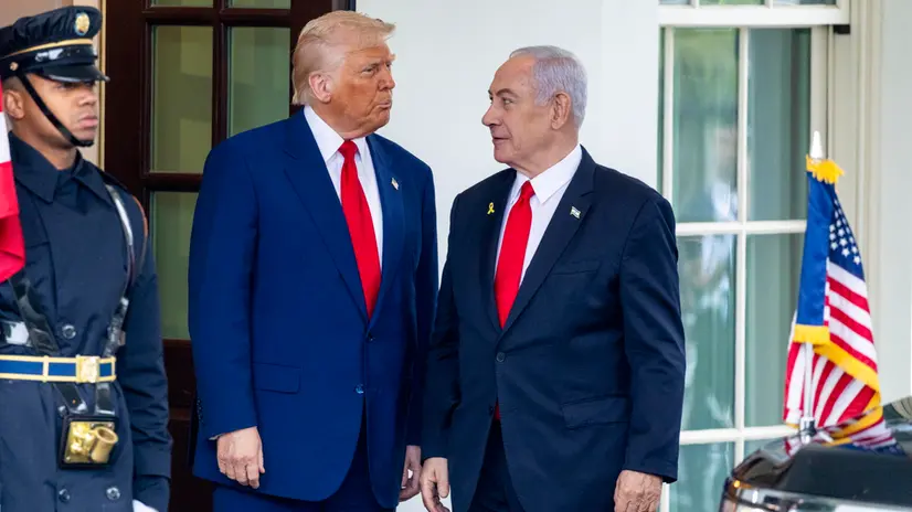 epa12016436 US President Donald J. Trump (C) greets Israeli Prime Minister Benjamin Netanyahu (R) as he arrives for a meeting at the West Wing of the White House in Washington, DC, USA, 07 April 2025. President Trump and Prime Minister Netanyahuâ€™s East Room press conference has been cancelled. EPA/SHAWN THEW